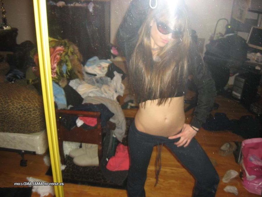 15P Sexy amateur Latina hottie camwhoring