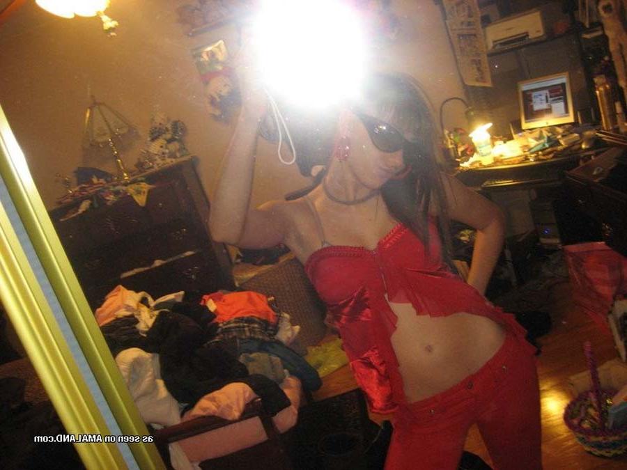 15P Sexy amateur Latina hottie camwhoring