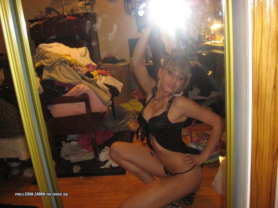 15P Sexy amateur Latina hottie camwhoring