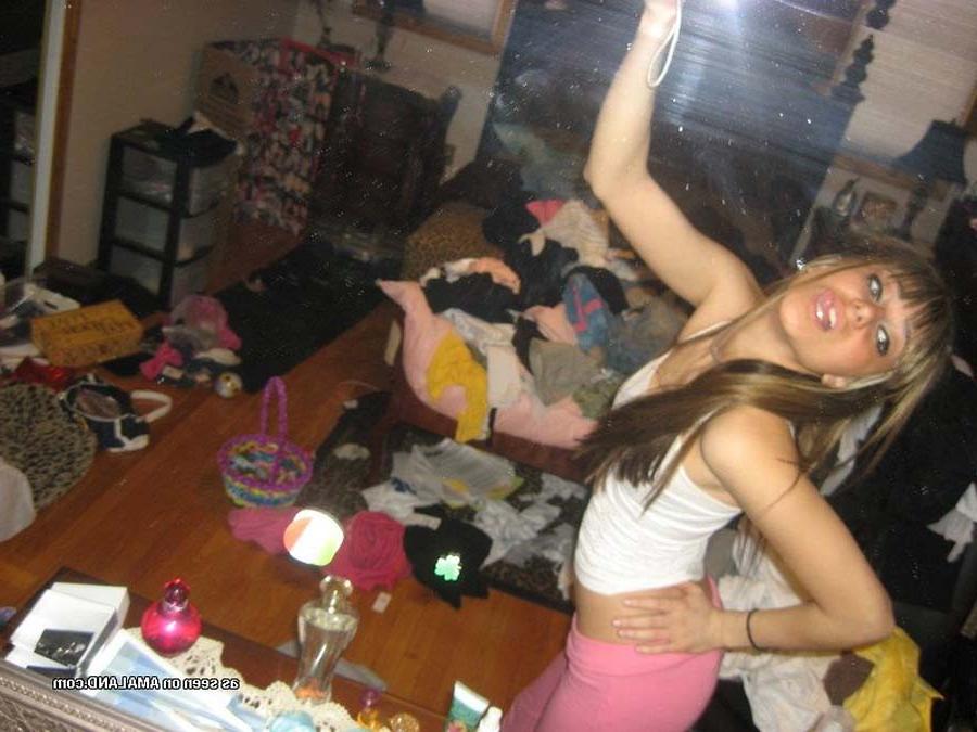 15P Sexy amateur Latina hottie camwhoring
