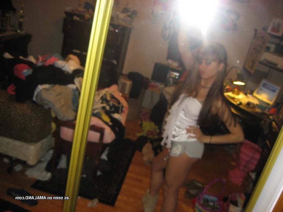 15P Sexy amateur Latina hottie camwhoring