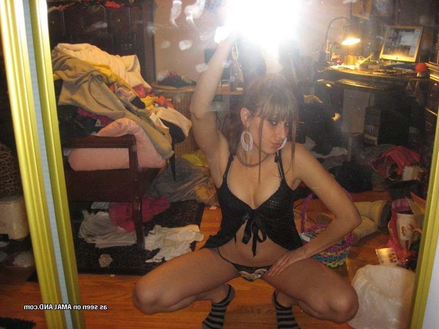 15P Sexy amateur Latina hottie camwhoring