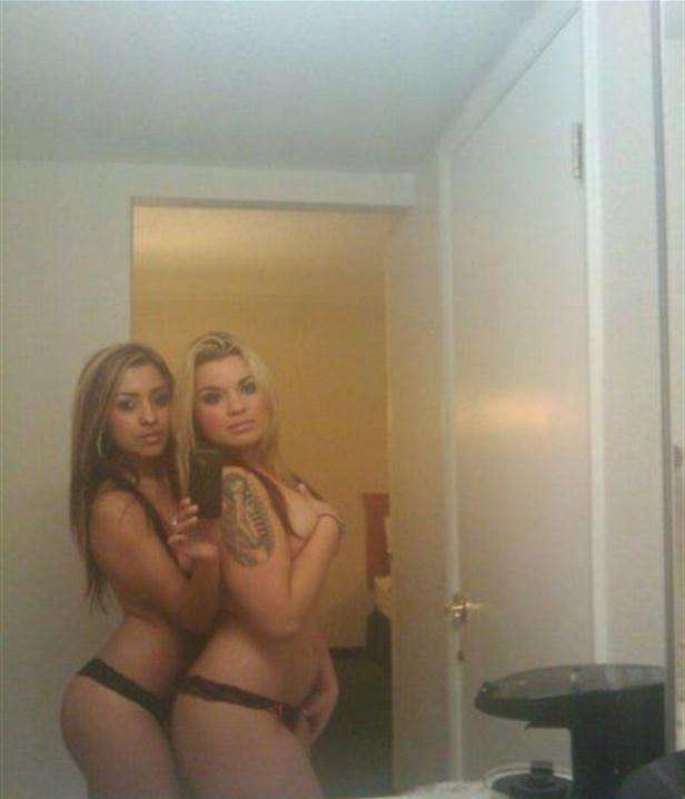 15P Sexy Latina babe selfshooting