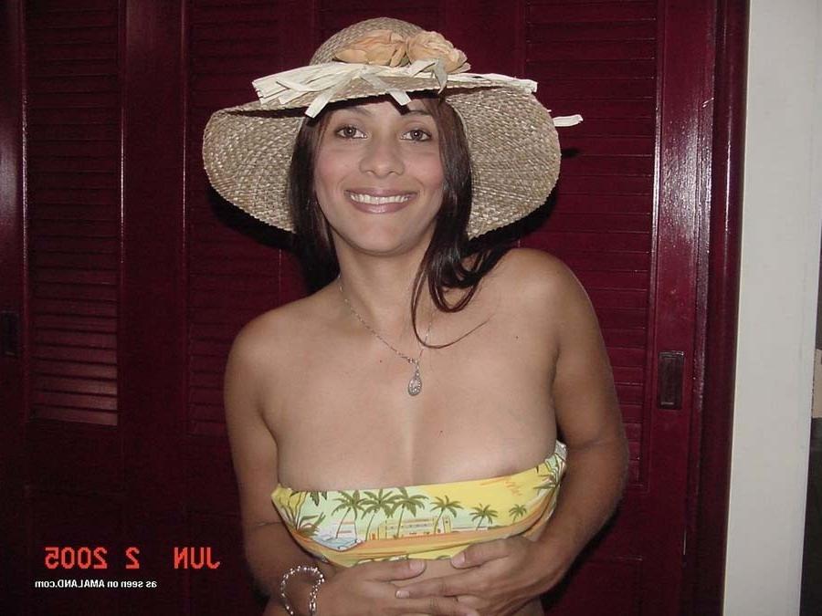 15P Amateur Latina babe in hot bikini