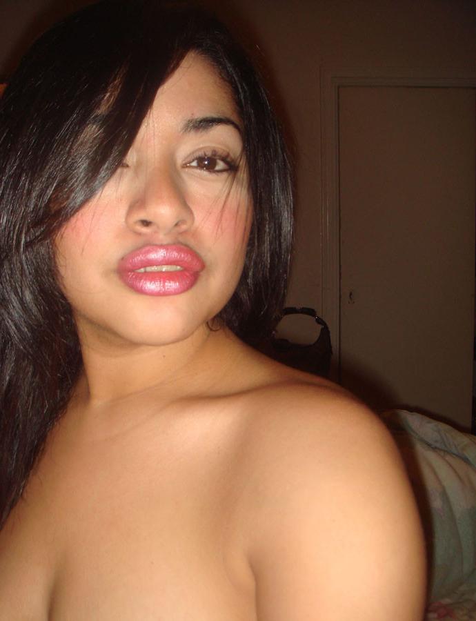15P Hot Latina MILF with pouty lips