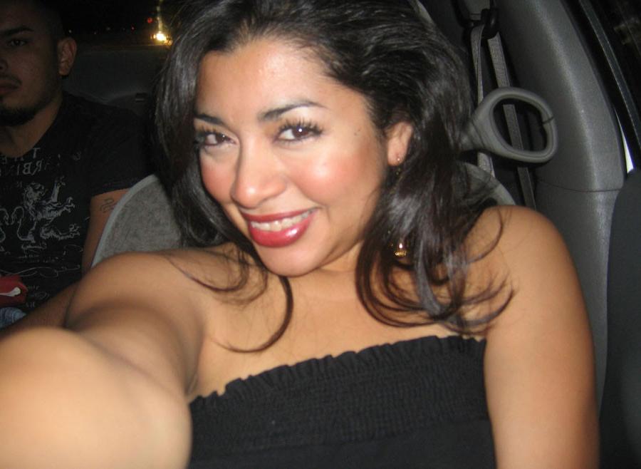 15P Hot Latina MILF with pouty lips