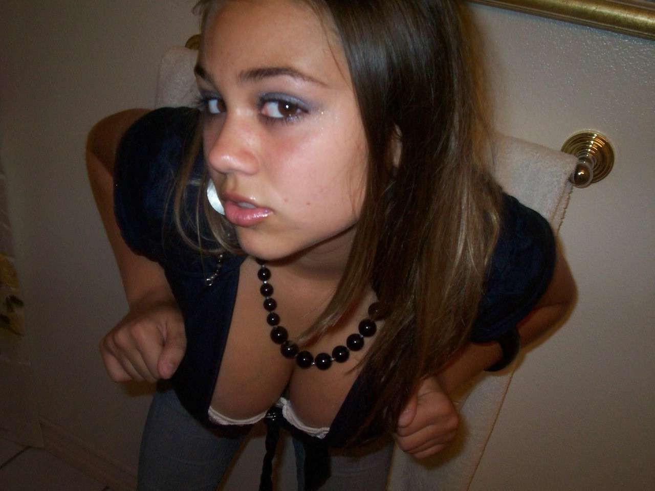15P Busty Latina cutie with nice tits