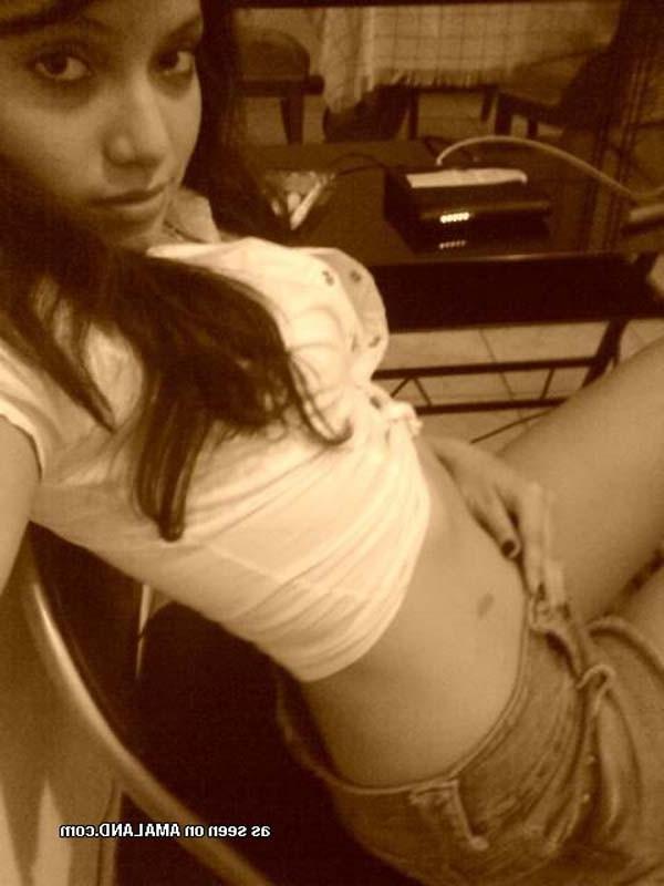 15P Hot and sexy amateur Latina cutie