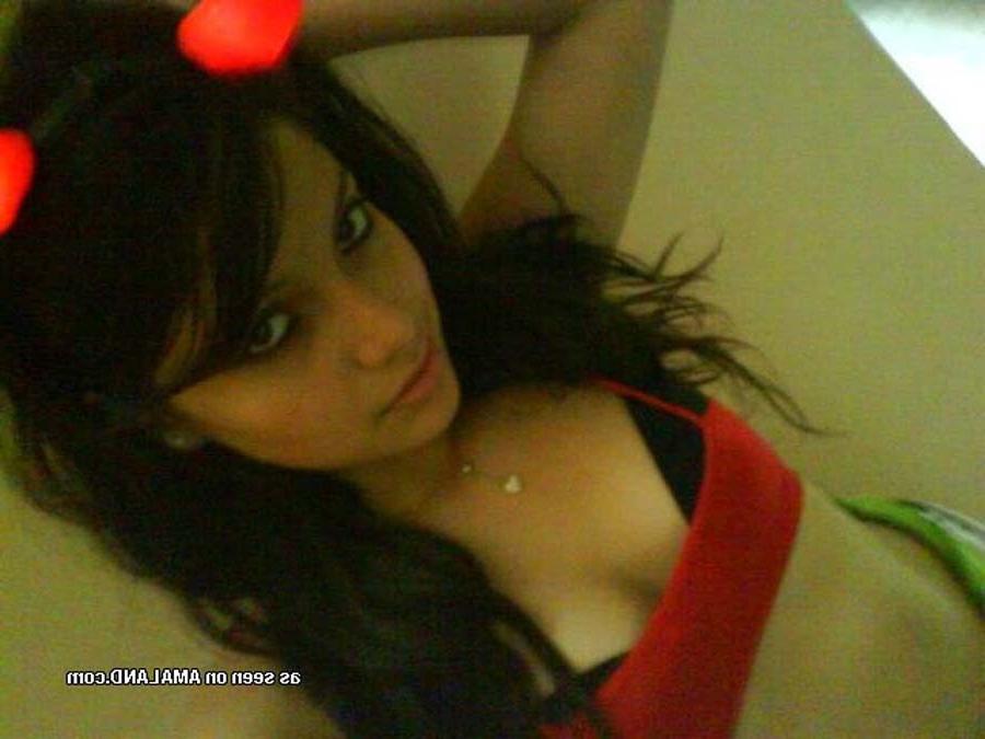 15P Hot and sexy amateur Latina cutie