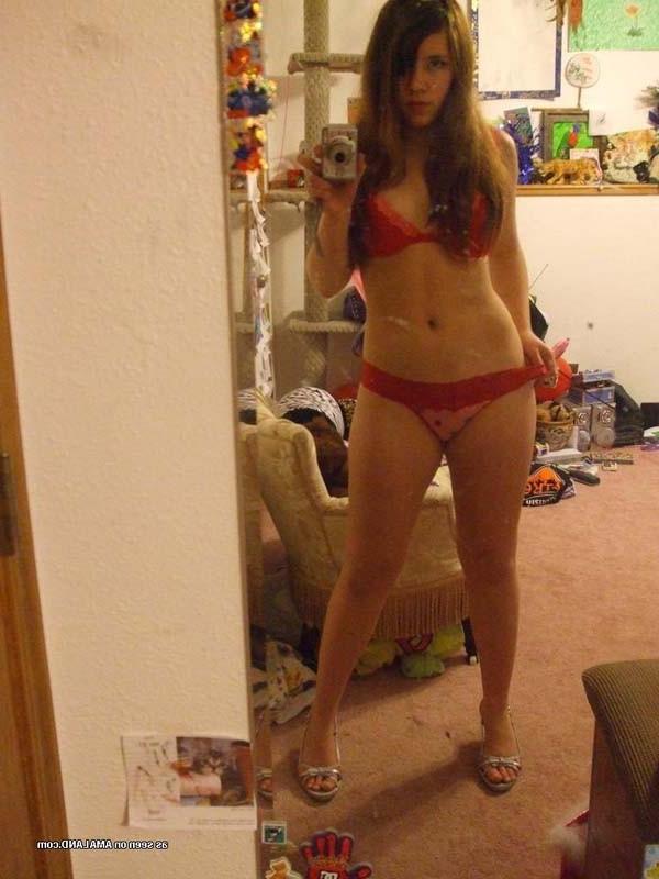 15P Sexy amateur Latina hottie camwhoring