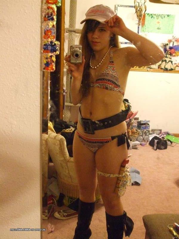 15P Sexy amateur Latina hottie camwhoring