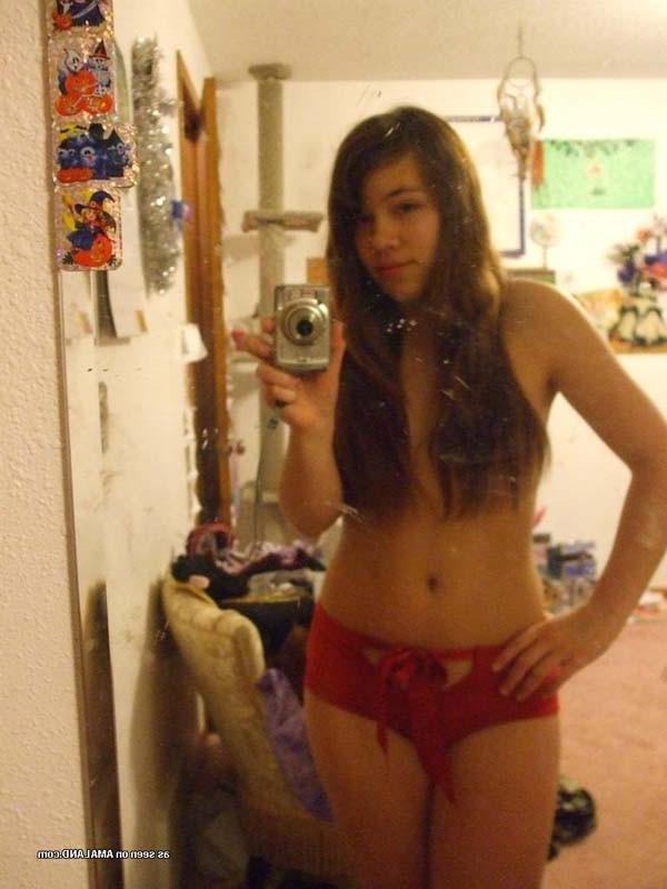 15P Sexy amateur Latina hottie camwhoring
