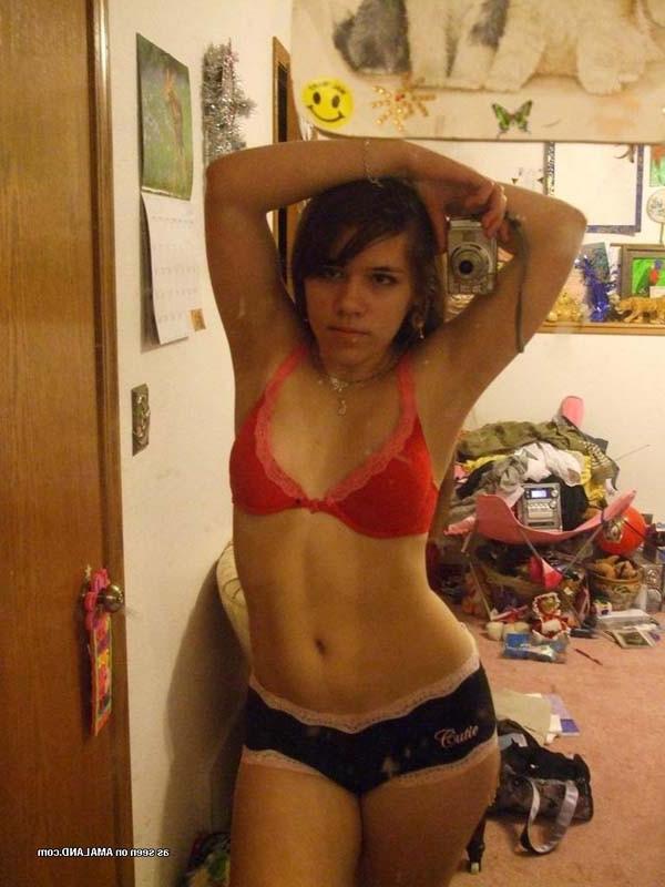 15P Sexy amateur Latina hottie camwhoring