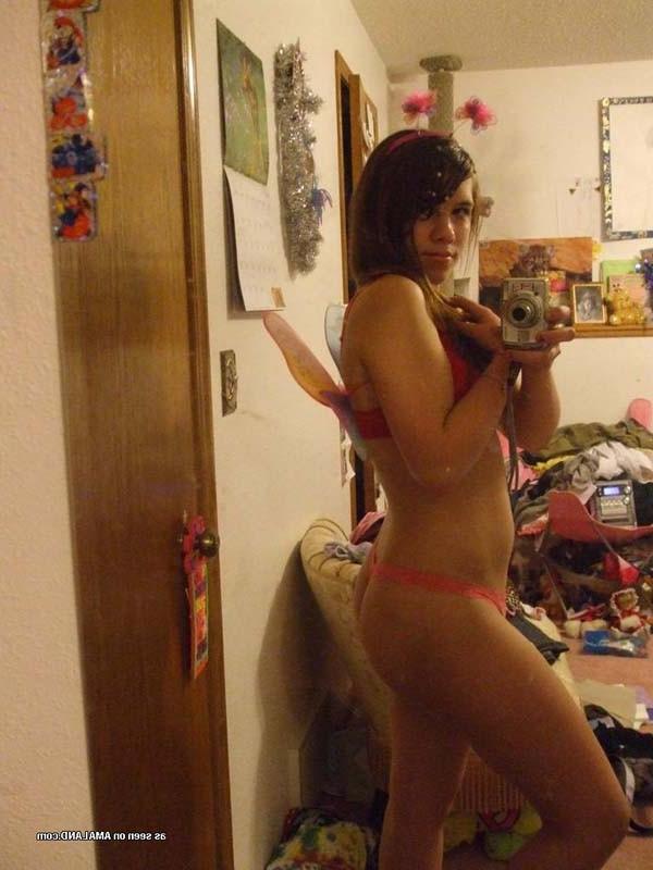 15P Sexy amateur Latina hottie camwhoring
