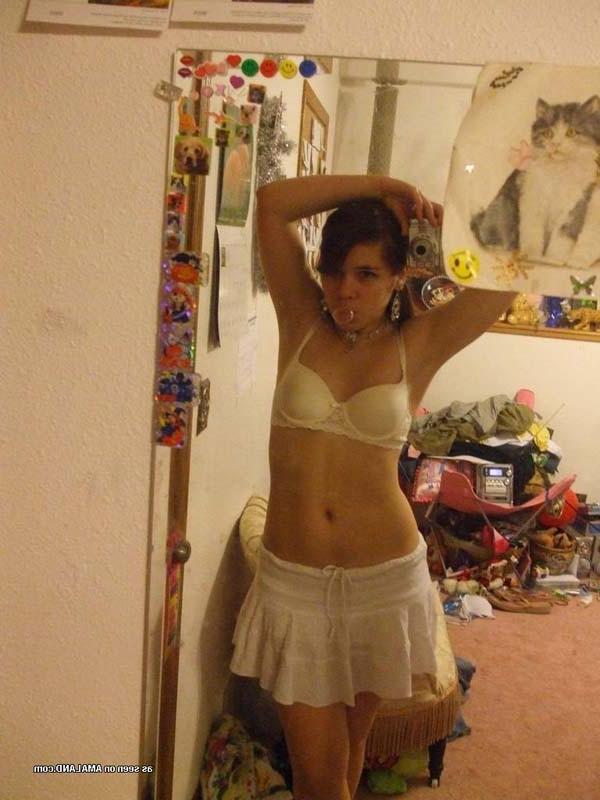 15P Sexy amateur Latina hottie camwhoring