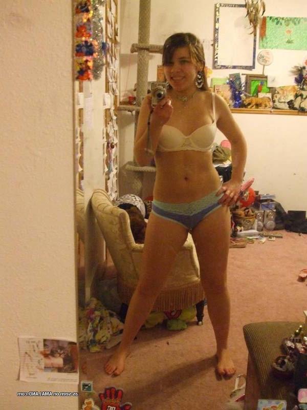 15P Sexy amateur Latina hottie camwhoring
