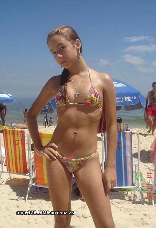 15P Hot Latina babes in their bikinis