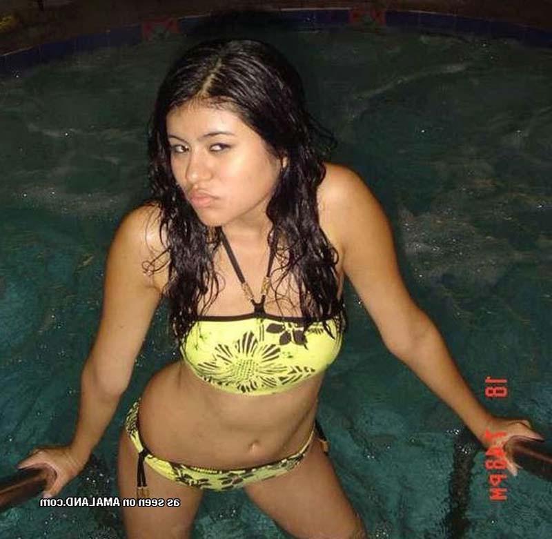 15P Hot Latina babes in their bikinis