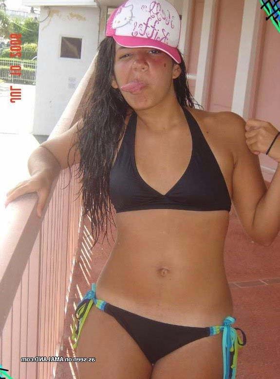 15P Hot Latina babes in their bikinis
