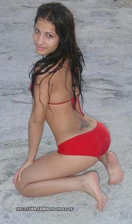 15P Hot Latina babes in their bikinis