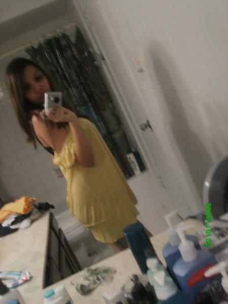 15P Horny Latina mirror self pics