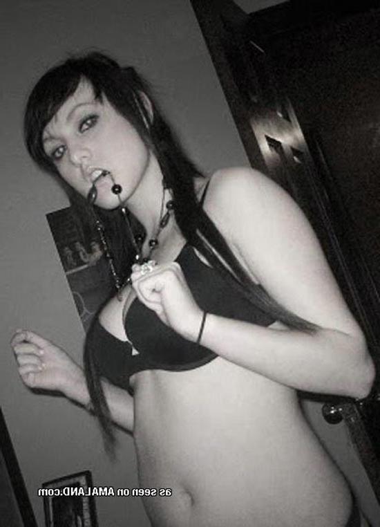15P Hot Latina GF topless