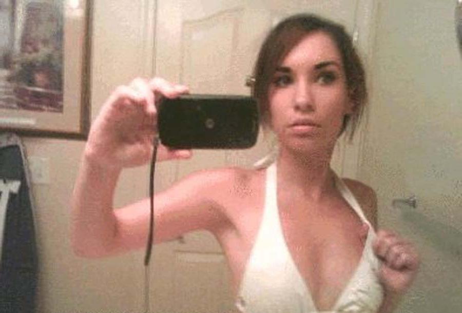 15P Hot skinny Latina babe camwhoring