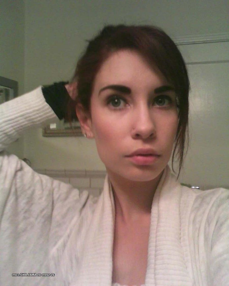 15P Hot skinny Latina babe camwhoring