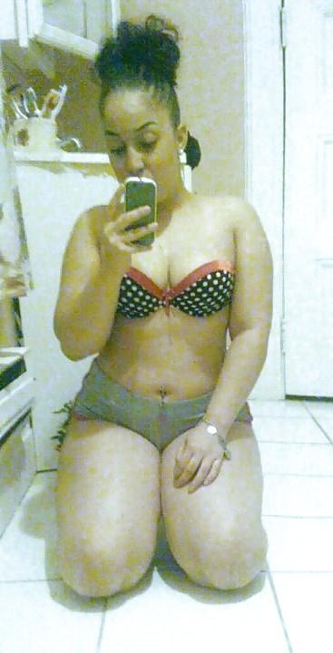 11P Sexy Latina Girl
