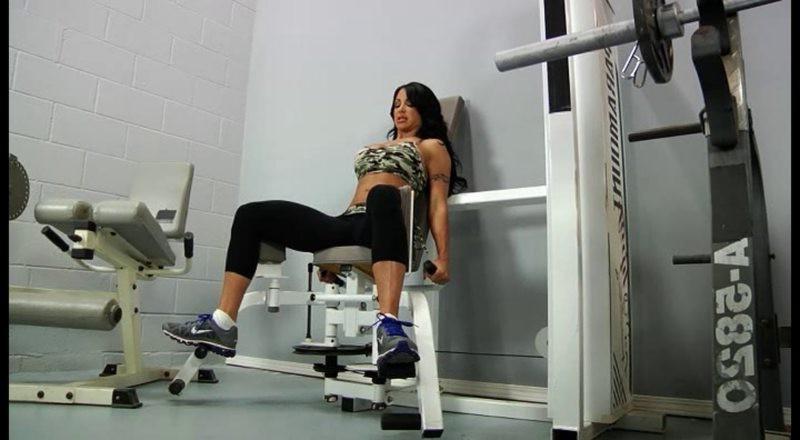 16P Horny fitness coach Jewels Jade assfucked hard