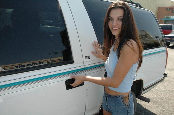 20P Brunette amateur gets assdrilled for first time