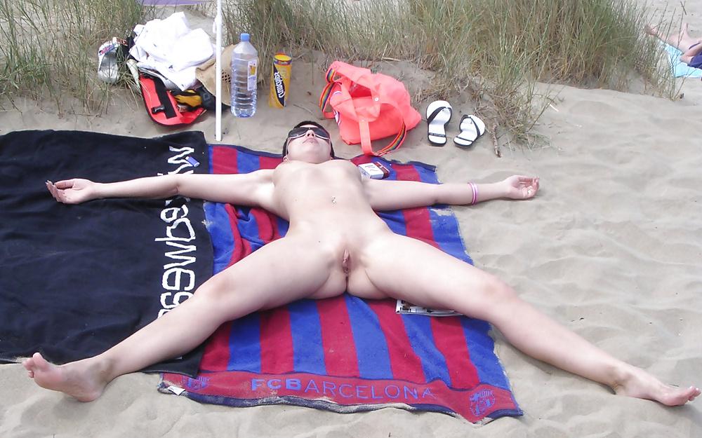 11P Nudistes