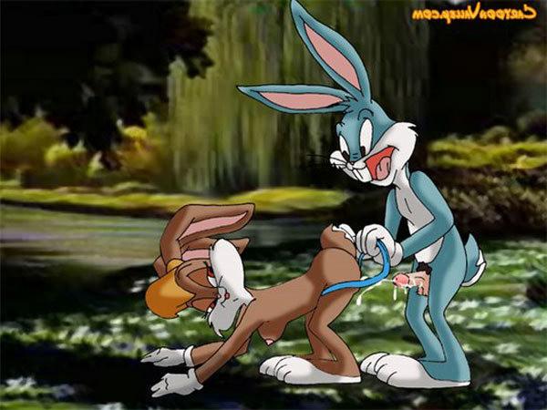 12P Hot Road Runner in a tshirt gives head to skinny Bugs