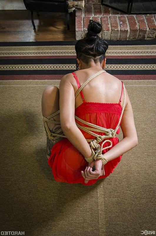 16P Chillycarlita asian in red is rope tied and toyed by maledom Jac