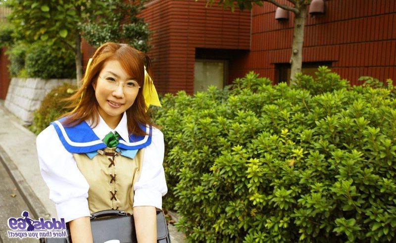 14P Slutty Imokawa is blindfolded for sex