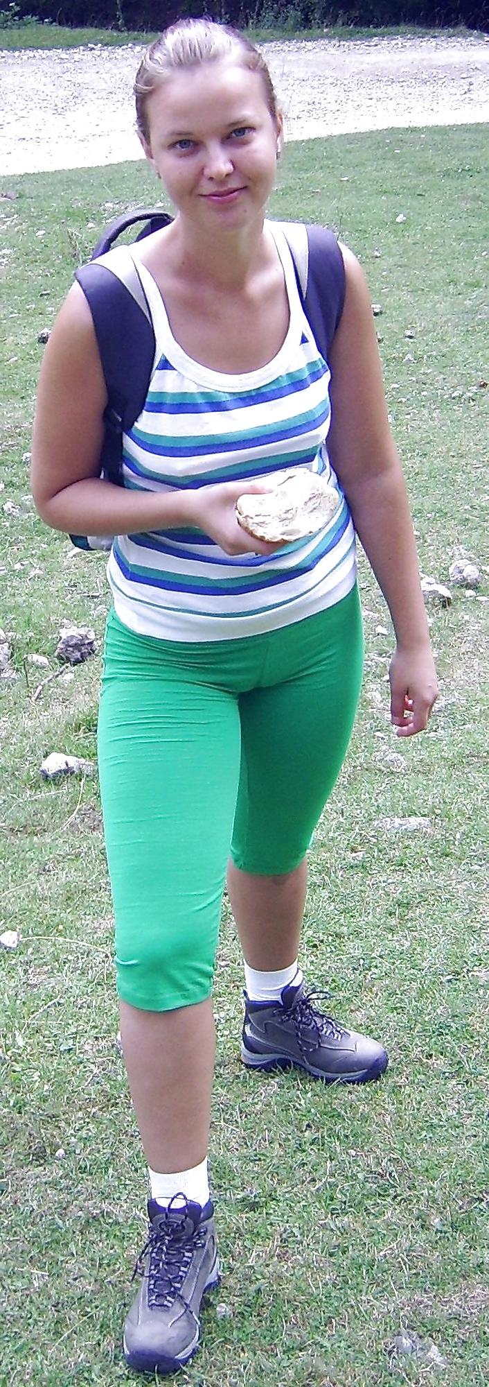 5P Blonde spandex leggings cameltoe booty