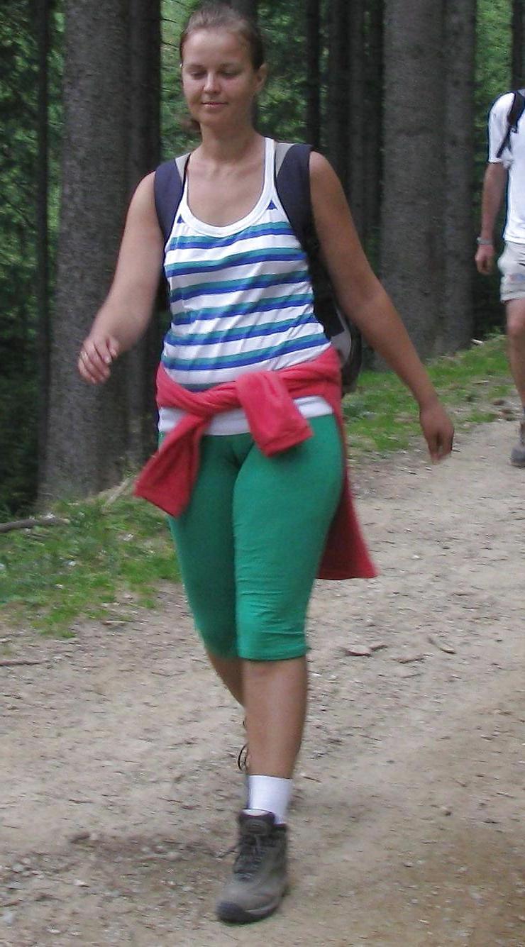 5P Blonde spandex leggings cameltoe booty