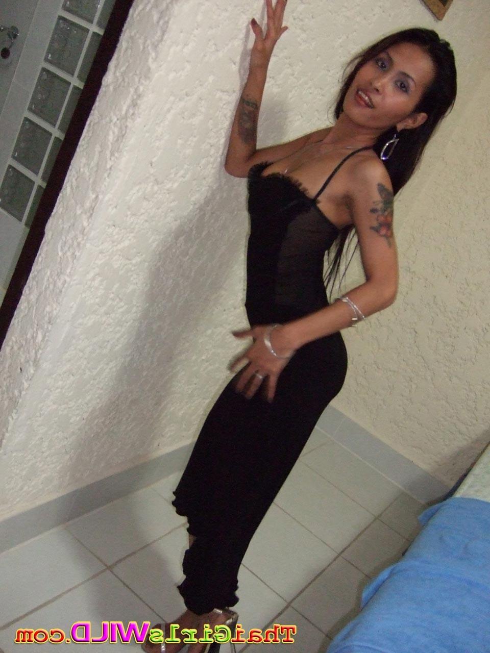 12P Sexy Wild Thai Girlfriend Masturbates For The First Time