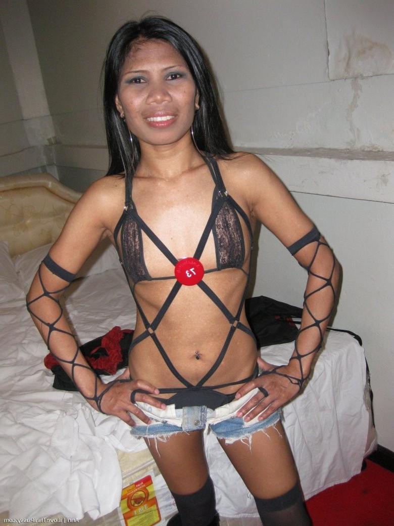 15P filthy thai bargirl fucked in short time room