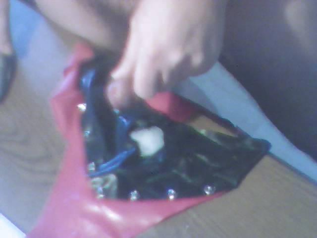16P Im latex bikini