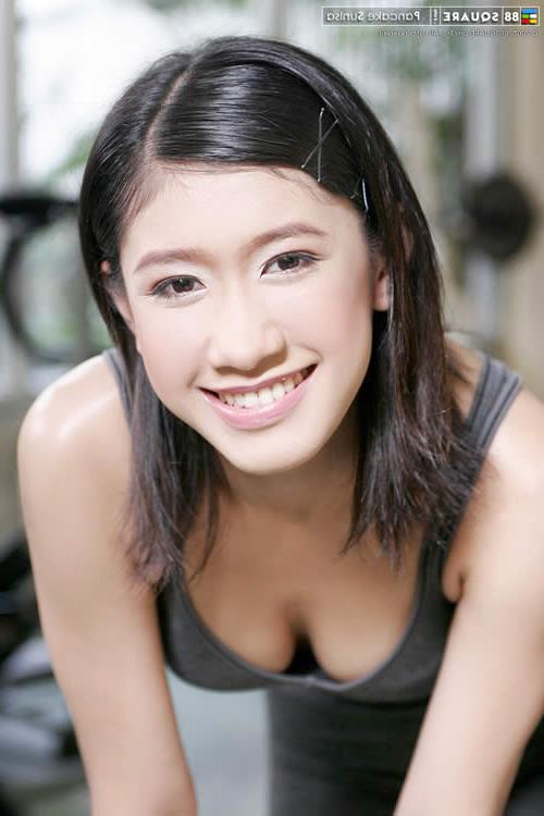 15P Sweet asian cutie naked at the gym