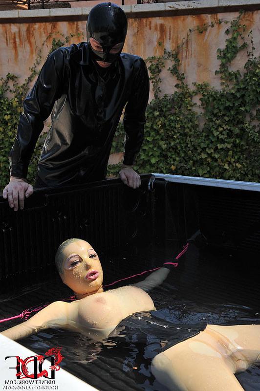 16P Latex Lucy Disciplined With Water