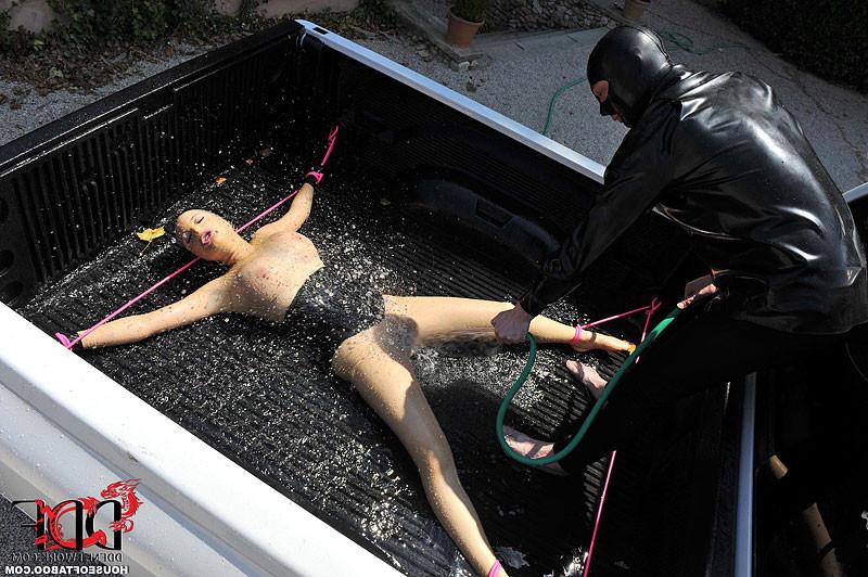 16P Latex Lucy Disciplined With Water