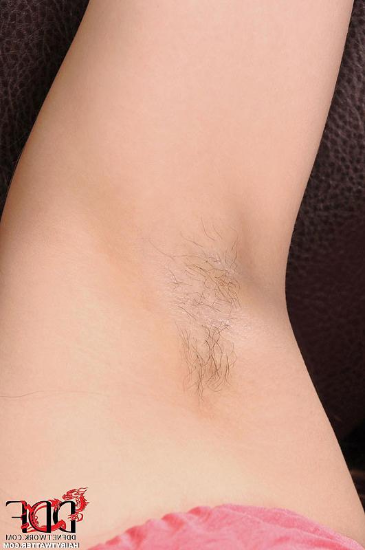 16P Latvian bunny shows her sexy bush