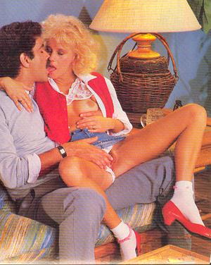 12P Vintage chick Bunny Bleu fucking with boys and girls