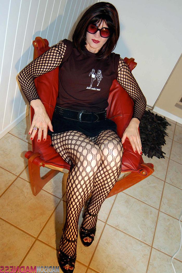 15P Netz-MILF öffnet ihre Schamlippen
