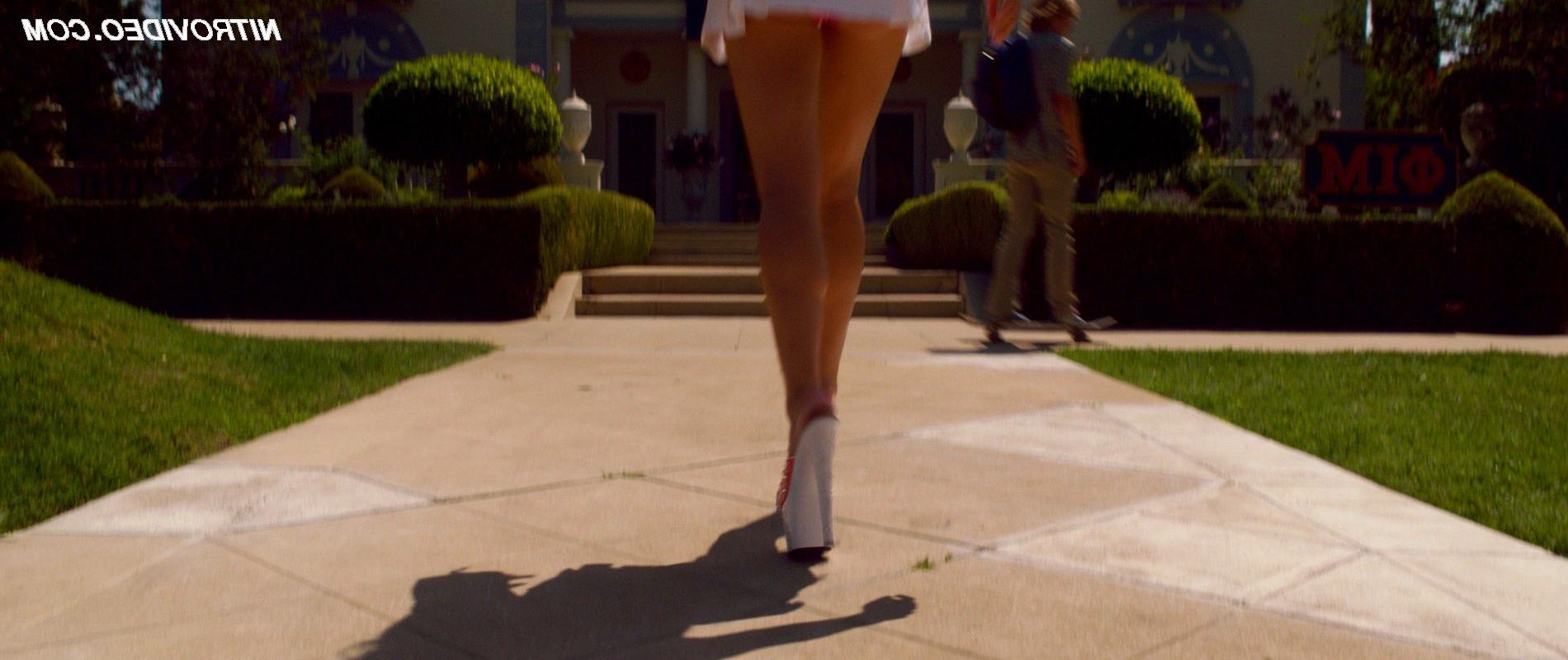 15P Sexual blonde Anna Faris in The House Bunny