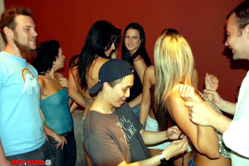 6P Wild Orgy At A Phoenix Sex Club