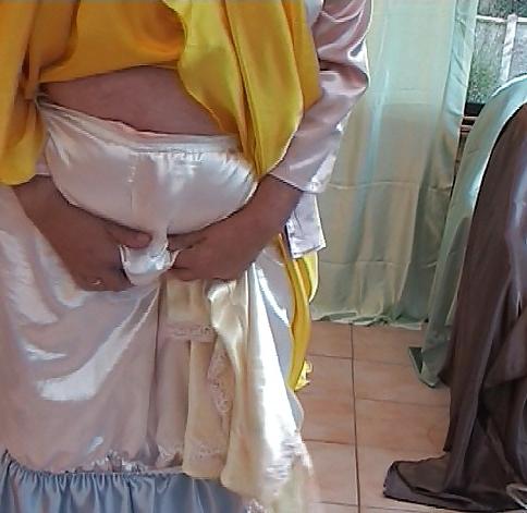 25P Mes satin sissy