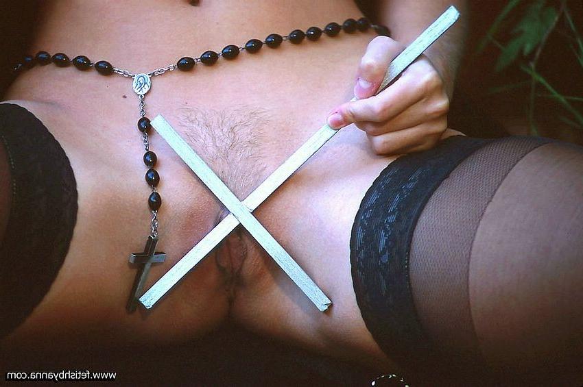 11P hot nun spreads her legs